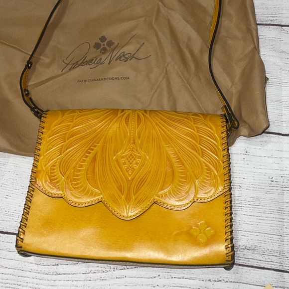 Patricia Nash Leather Crossbody bag Burnished Santillana Sunflower yellow - Picture 14 of 14